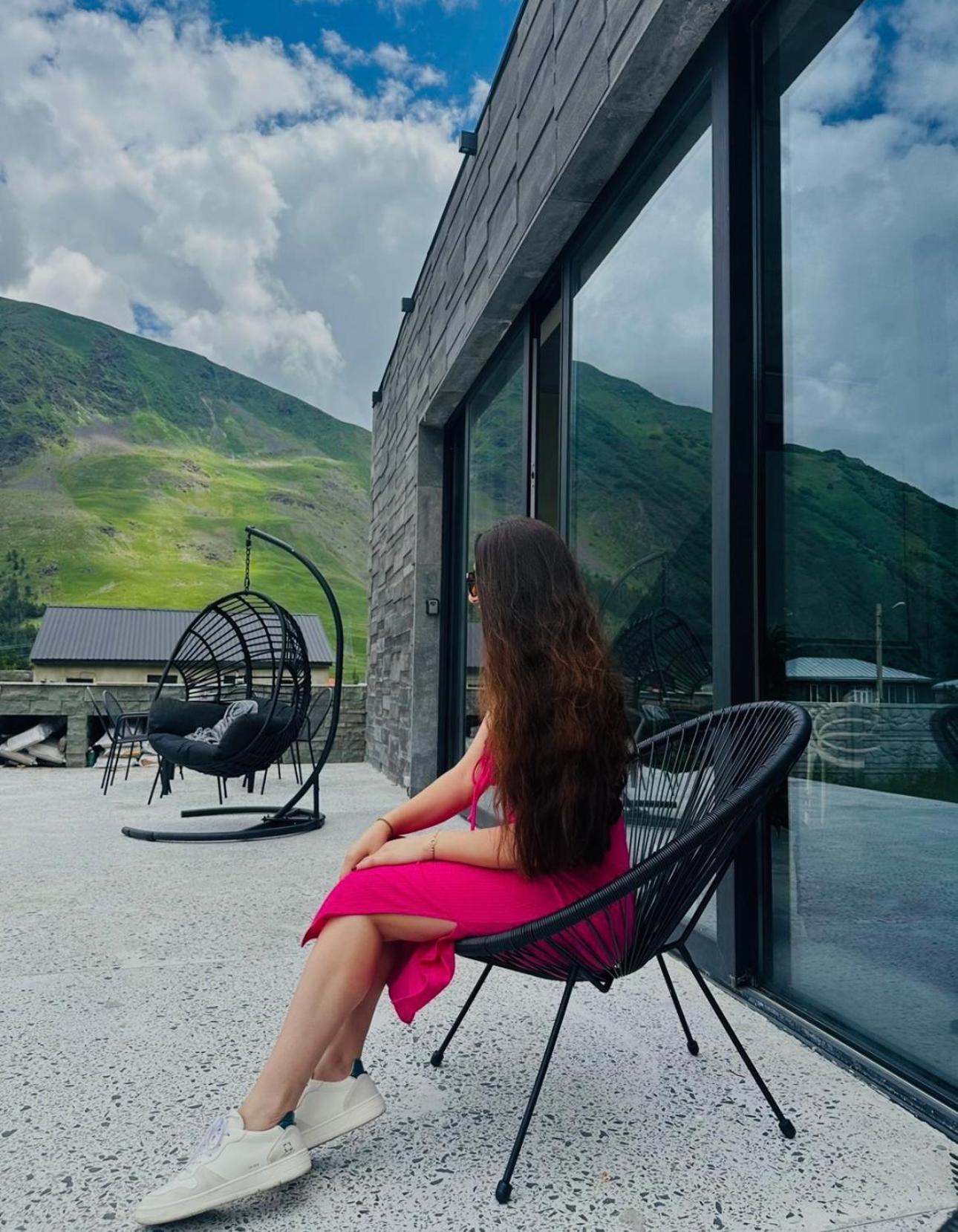 Вилла Alpine Escape Kazbegi Экстерьер фото